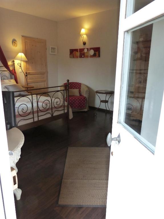 Villa Manon Auriol Rum bild